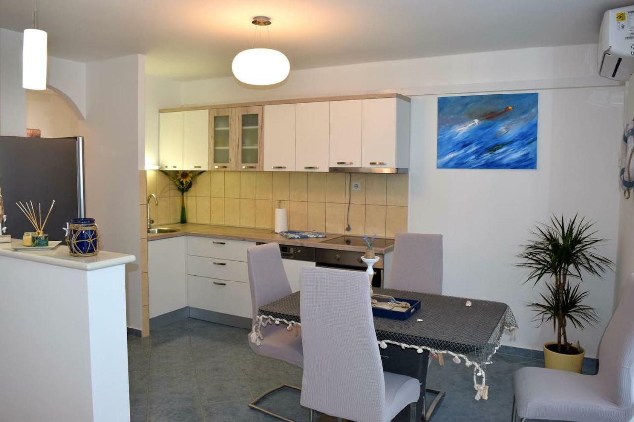 Newly Renovated Apartment "Marin" In The Center! Omiš Extérieur photo