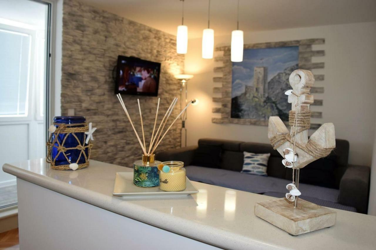 Newly Renovated Apartment "Marin" In The Center! Omiš Extérieur photo