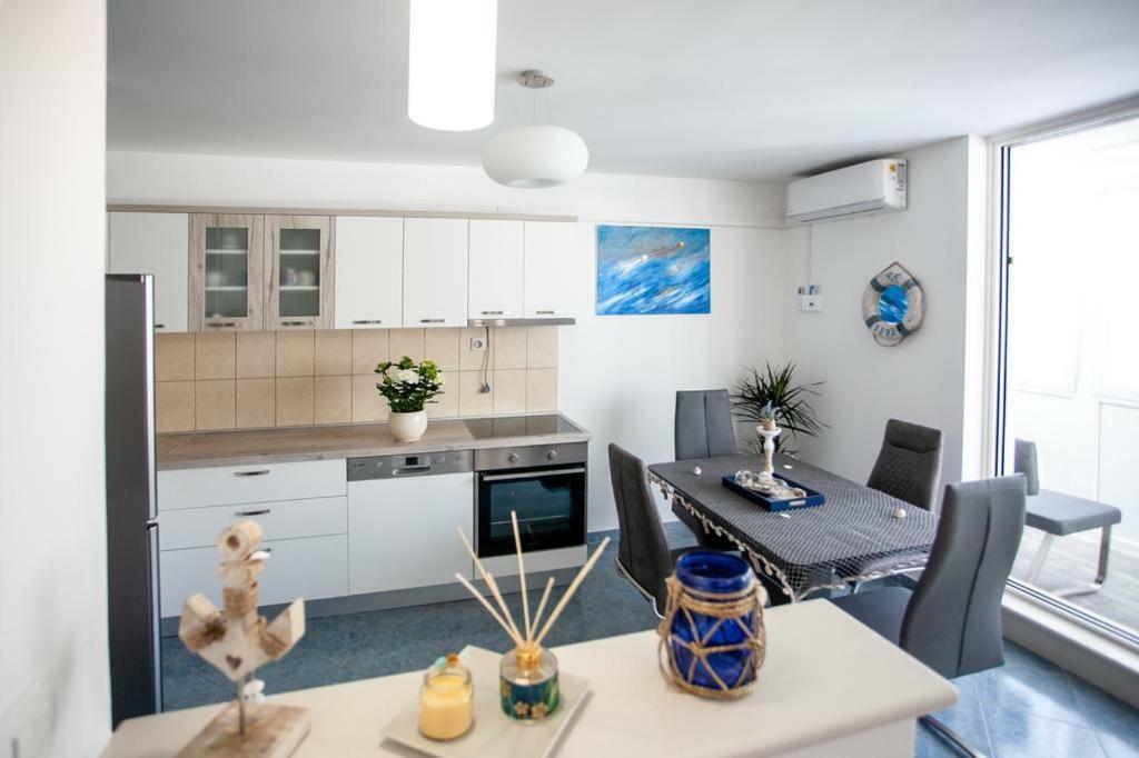 Newly Renovated Apartment "Marin" In The Center! Omiš Extérieur photo