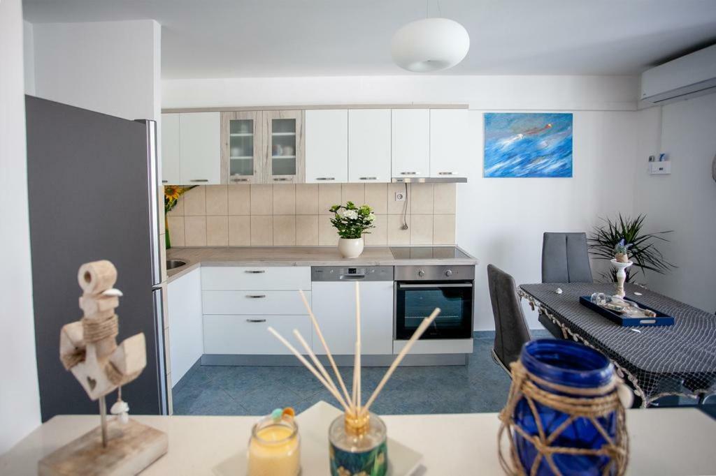 Newly Renovated Apartment "Marin" In The Center! Omiš Extérieur photo